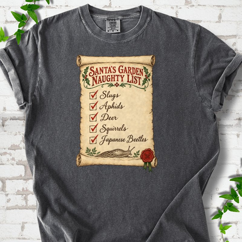Santa’s Garden Naughty List Scroll T-Shirt in Pepper – PlotlyGarden