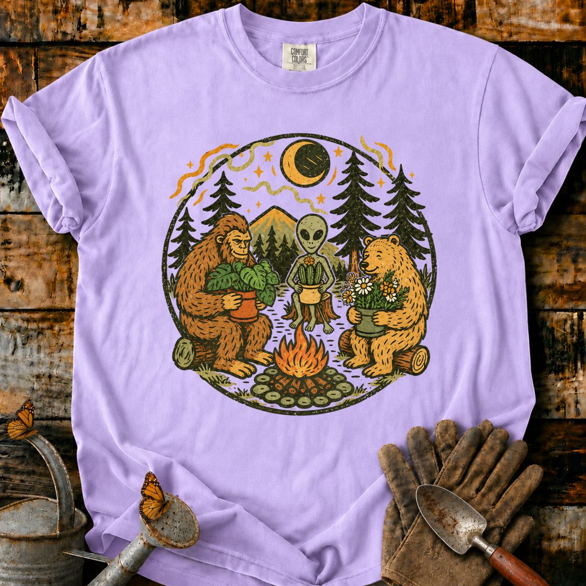 Vintage Forest Campfire Friends T-Shirt