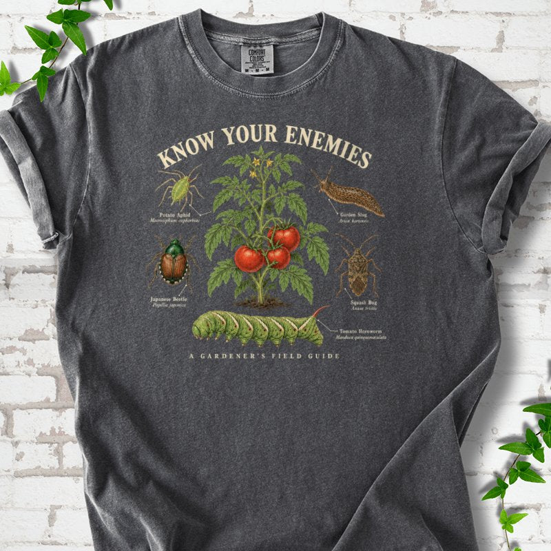 Know Your Enemies Tomato Pest Guide T-Shirt in Pepper – PlotlyGarden