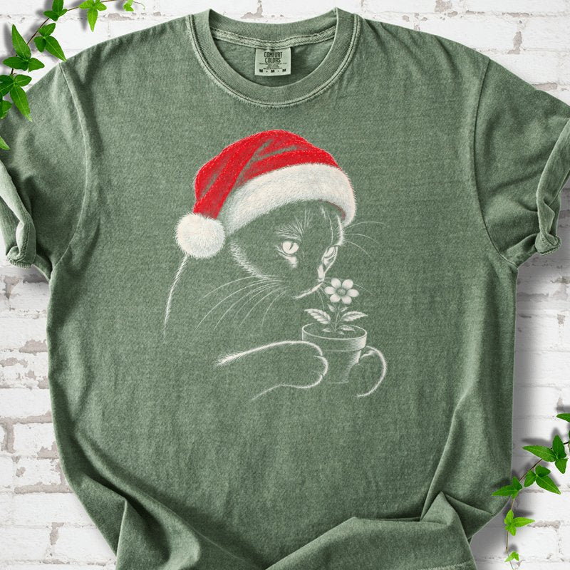 Santa Cat Holding A Potted Flower T-Shirt in Moss – PlotlyGarden
